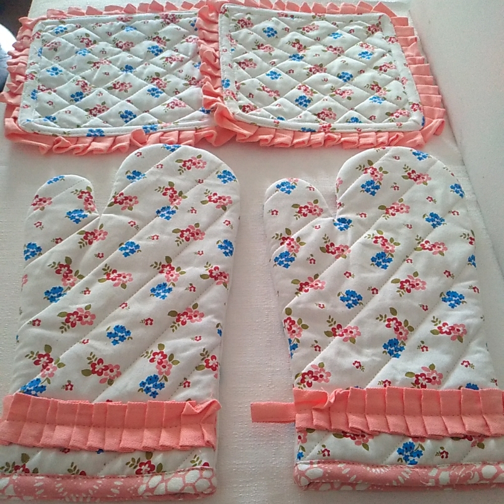 Fenn Wright Manson Kitchen Gloves Set